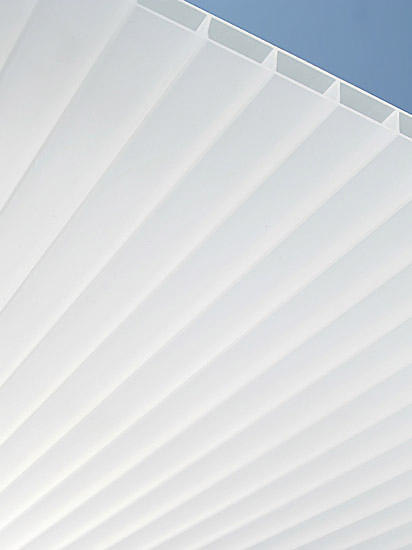 PLEXIGLAS RESIST® white W1621 GT | Synthetic panels | Evonik Röhm