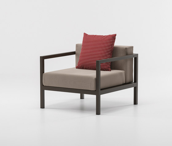 Landscape club armchair L with stool | Fauteuils | KETTAL
