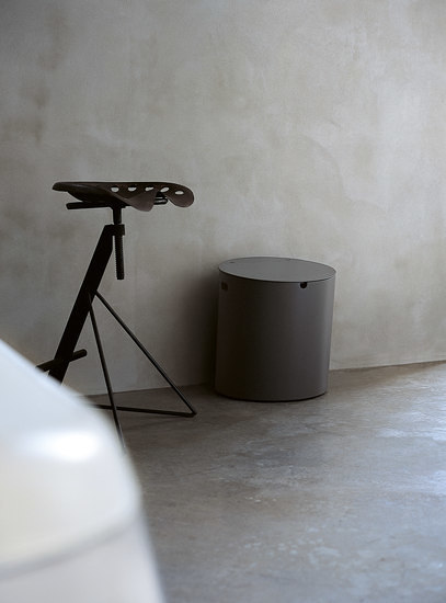 Basket - COM510 storage bin or stool in plywood, grey | Paniers à linge | Agape