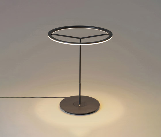 Sin L | Table Lamp | Luminaires de table | Santa & Cole