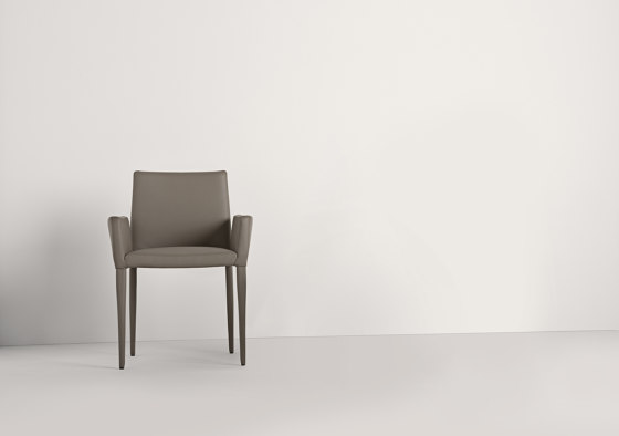 Bella P | armchair | Sillas | Frag