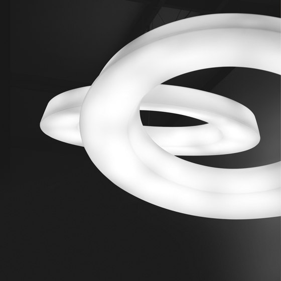Circular Pol | Suspended lights | martinelli luce