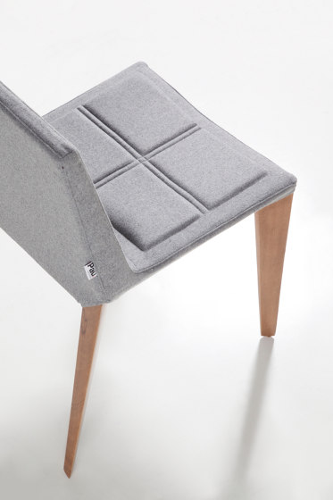 Angle Chair | Sedie | Ascensión Latorre