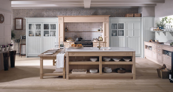 Gregal Pearl Gray rustic fitted kitchen in oak | Cucine parete | DOCA