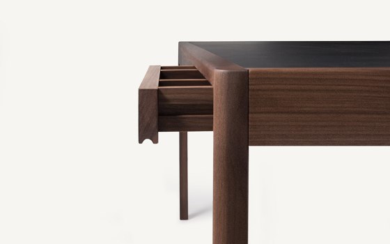 Leather Desks | Escritorios | BassamFellows