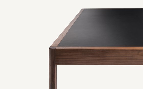 Leather Desks | Escritorios | BassamFellows