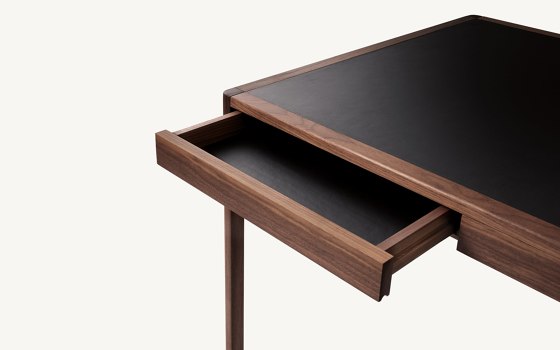 Leather Desks | Escritorios | BassamFellows