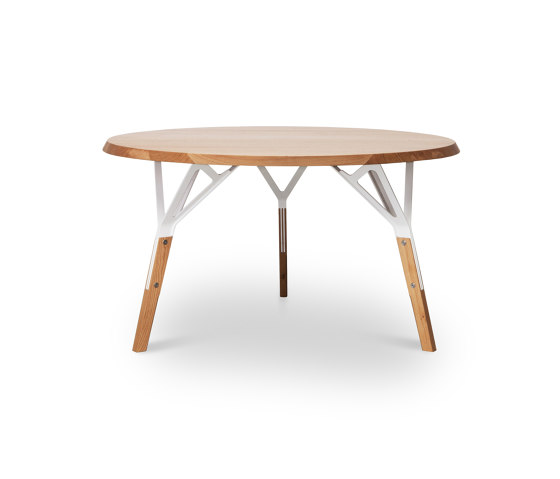 Stammtisch round table, solid wood tabletop | Tavoli pranzo | Quodes