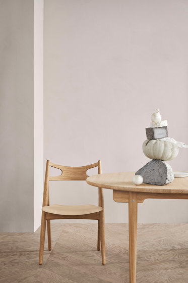 CH337 | Dining Table 115 x 140 | Tables de repas | Carl Hansen & Søn