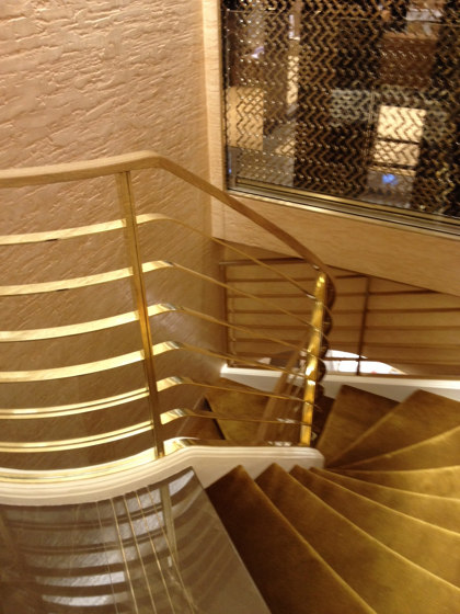Brass Staircase | Treppengeländer | YDF