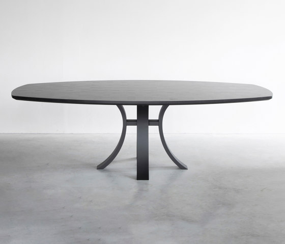 Kops Dining Table Semi-Oval | Tables de repas | Van Rossum