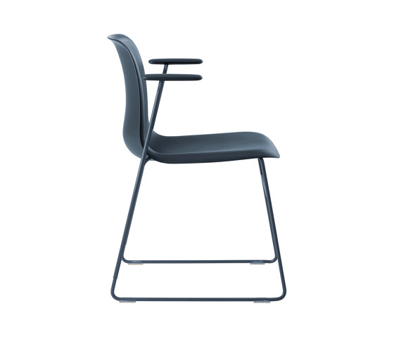 SixE SLED ARMCHAIR | Stühle | HOWE