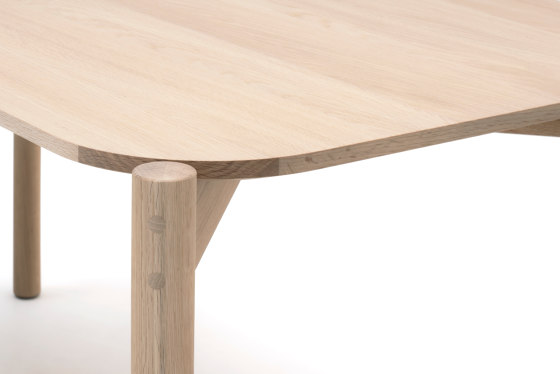 Castor Table 150 | Dining tables | Karimoku New Standard