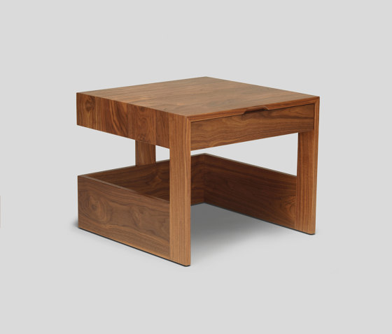 independent knucklehead side table/nightstand | Tavolini alti | Skram