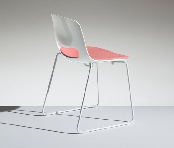 Lucky chair on slide base | Chairs | Lamm