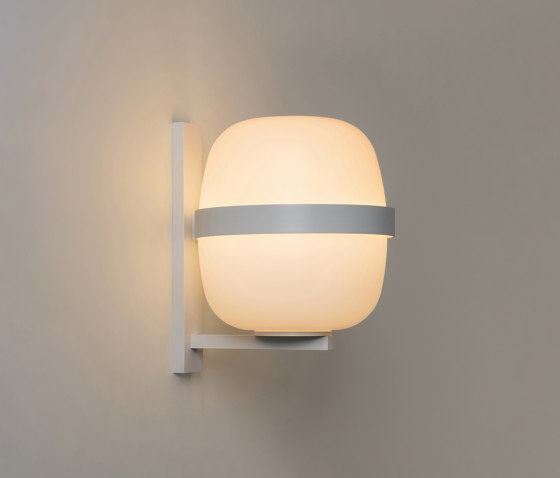 Wally Cesta | Wall Lamp | Lampade parete | Santa & Cole