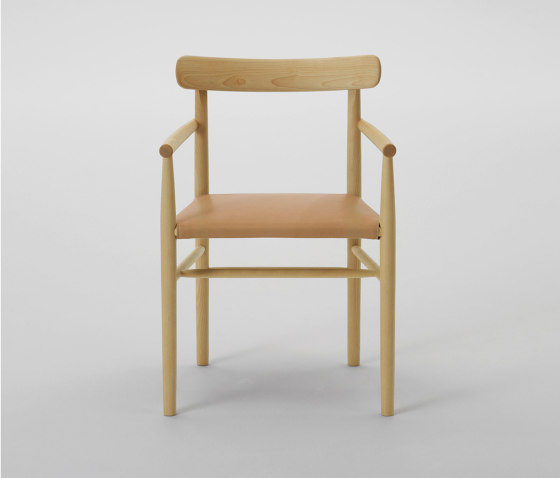 Lightwood Arm chair (Cushioned) | Sillas | MARUNI