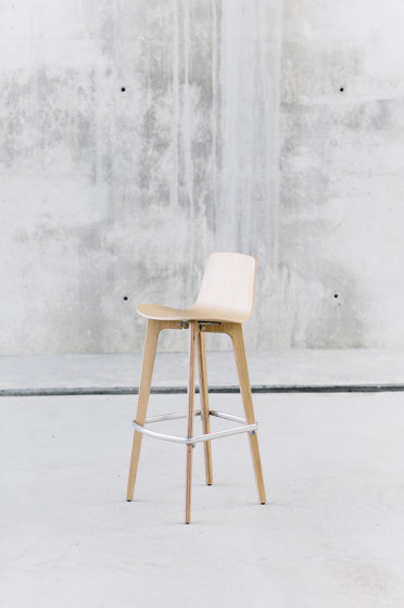 Lottus Wood stool | Bar stools | ENEA