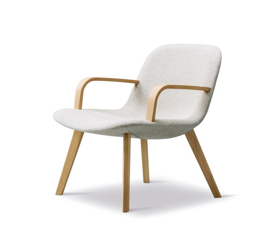 Eyes Lounge Wood Base Armchair | Sessel | Fredericia Furniture