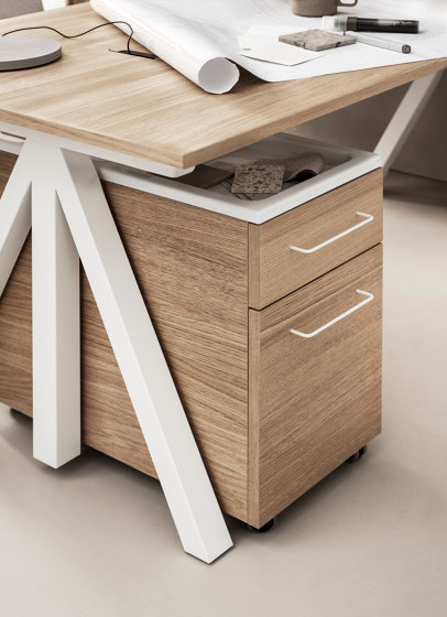 Works | Cassettiere ufficio | string furniture