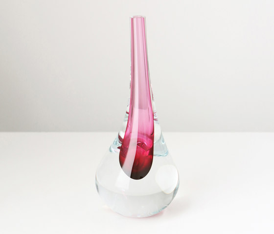 Droplet Vessel Shape 4 Fuchsia | Objects | SkLO