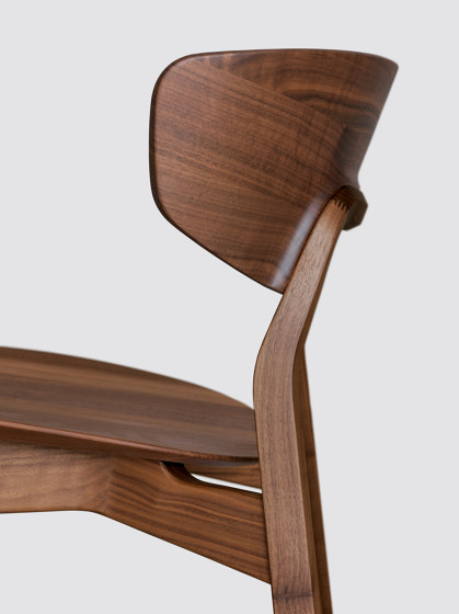 Nonoto Comfort Wooden Seat | Chaises | Zeitraum