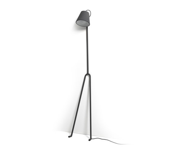 Mañana free-standing lamp in lacquered steel | Lámparas de pie | Design House Stockholm
