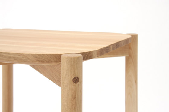 Castor Low Table 50 | Tables d'appoint | Karimoku New Standard