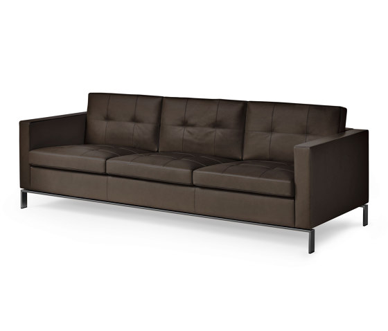 Foster 502 Sofa | Sofas | Walter K.