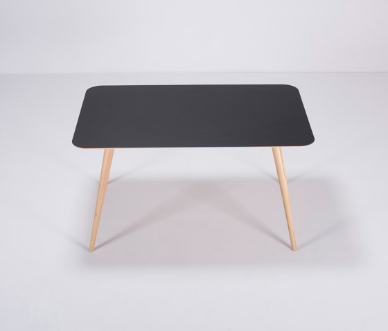 Stafa table | 140x90 | Linoleum | Mesas comedor | Gazzda