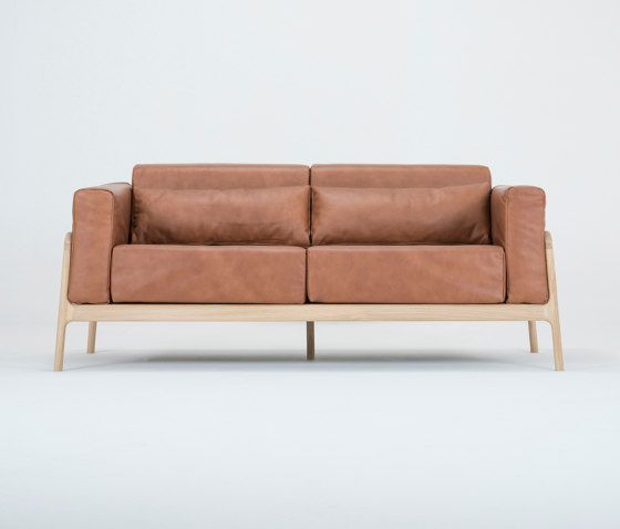 Fawn sofa | 2 seater | Sofás | Gazzda
