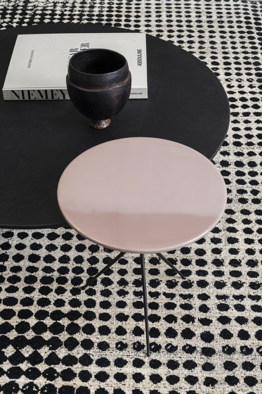 LIQUID Small Table | Beistelltische | Baxter