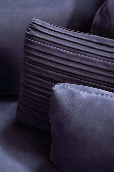 BELLE DE JOUR Cushion | Cojines | Baxter