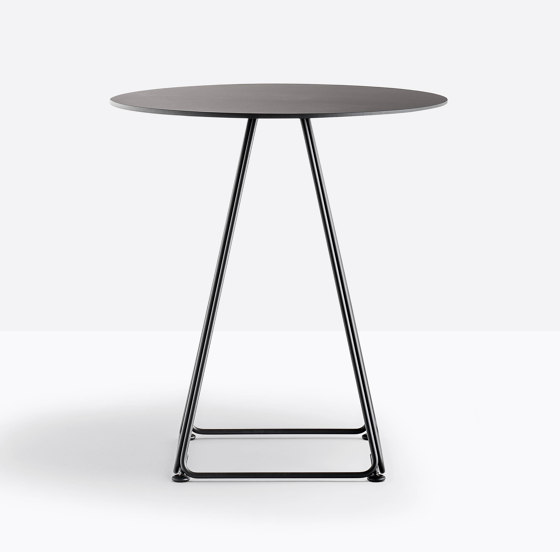 Lunar 5540 | Standing tables | PEDRALI