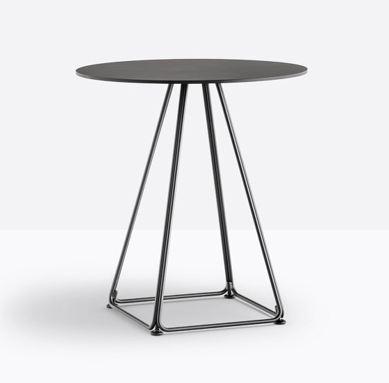 Lunar 5540 | Standing tables | PEDRALI