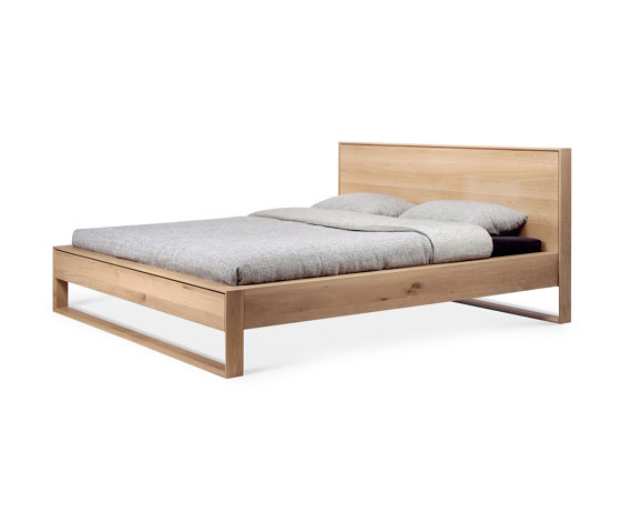 Nordic | Oak II bed - without slats - mattress size 180x200 | Camas | Ethnicraft