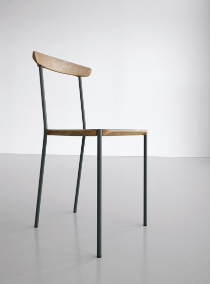 DANSKE C | Chairs | Extendo