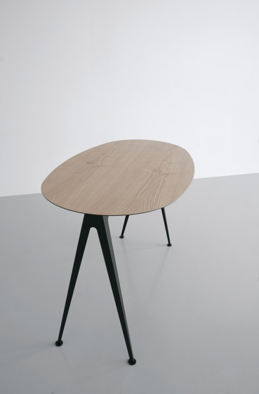 MR. HYDE | Dining tables | Extendo
