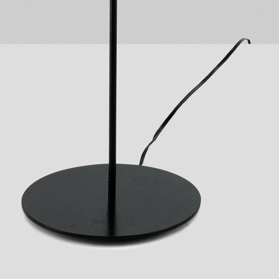 Carbon Light | Table Lamp | Luminaires de table | Tokio. Furniture & Lighting