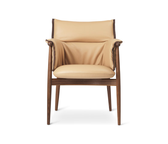 E005 | Embrace Armchair | Chairs | Carl Hansen & Søn