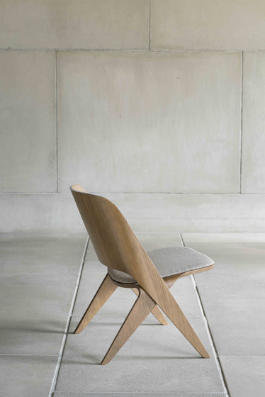 Lavitta Lounge Chair with Wool Upholstery – Dark Oak | Fauteuils | Poiat