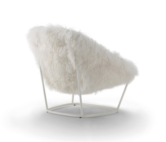 Katrin Armchair - White structure and white fur Version | Armchairs | ARFLEX