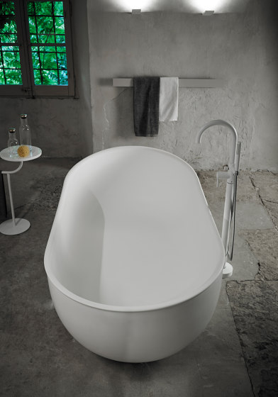 Prime Suit Solidsurface Bathtub | Bathtubs | Inbani