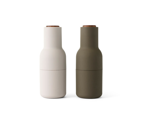 Bottle Grinder | Hunting Green/Beige w. Walnut Lid, 2-pack | Salt & pepper shakers | Audo Copenhagen