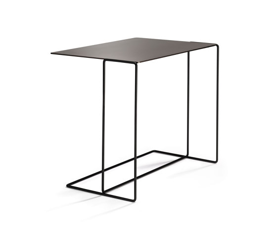 Oki Side Table | Side tables | Walter K.