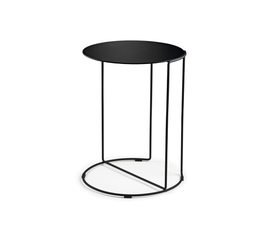 Oki Side Table | Tables d'appoint | Walter K.