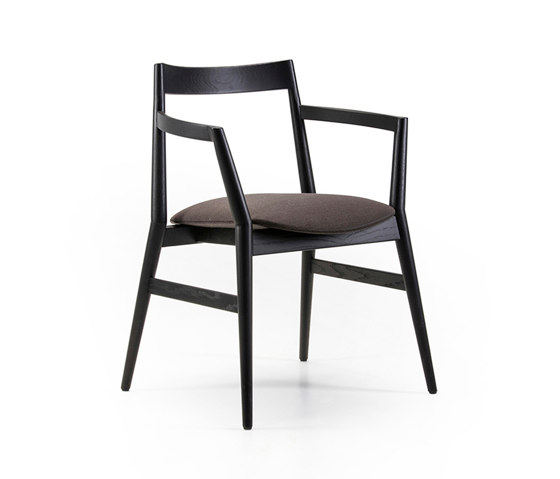 Dobra chair | Chairs | Prostoria