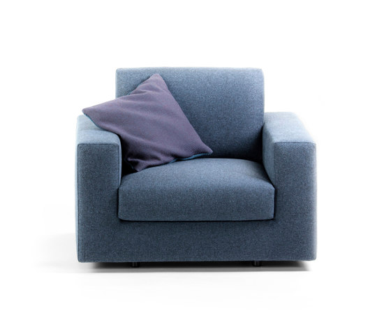 Classic armchair | Armchairs | Prostoria