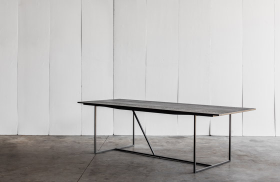 Mesa Nero Table | Mesas comedor | Heerenhuis