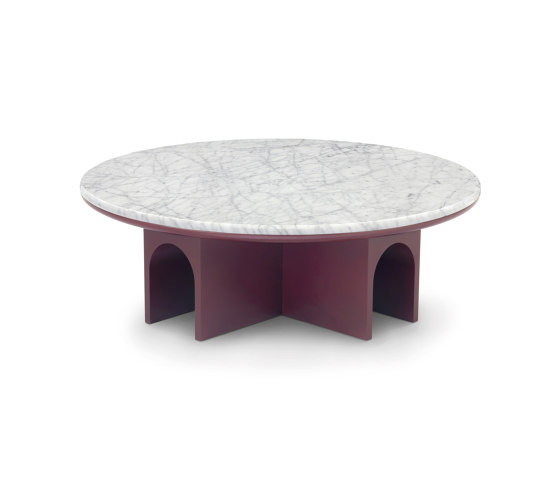 Arcolor Tavolino 100 - Versione con base laccata bordeaux arflex e top in marmo Carrara | Tavolini bassi | ARFLEX
